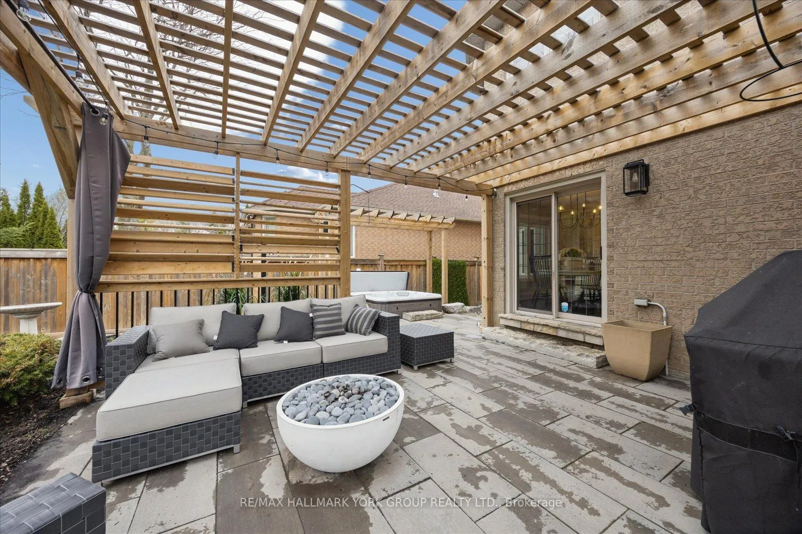 Photo 40 of 123 Brookeview Drive, Aurora, Aurora Highlands — HOMEH