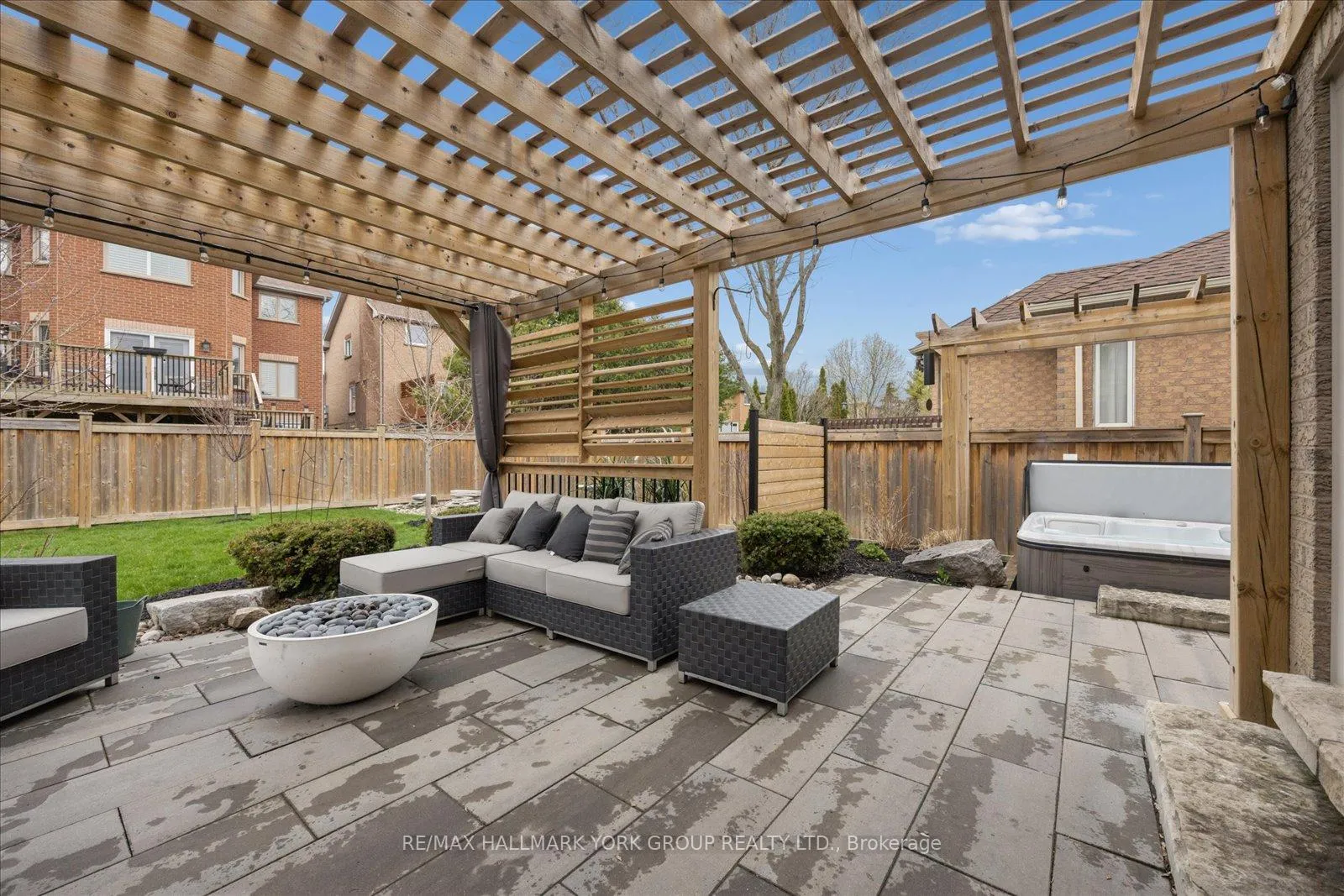 Photo 41 of 123 Brookeview Drive, Aurora, Aurora Highlands — HOMEH