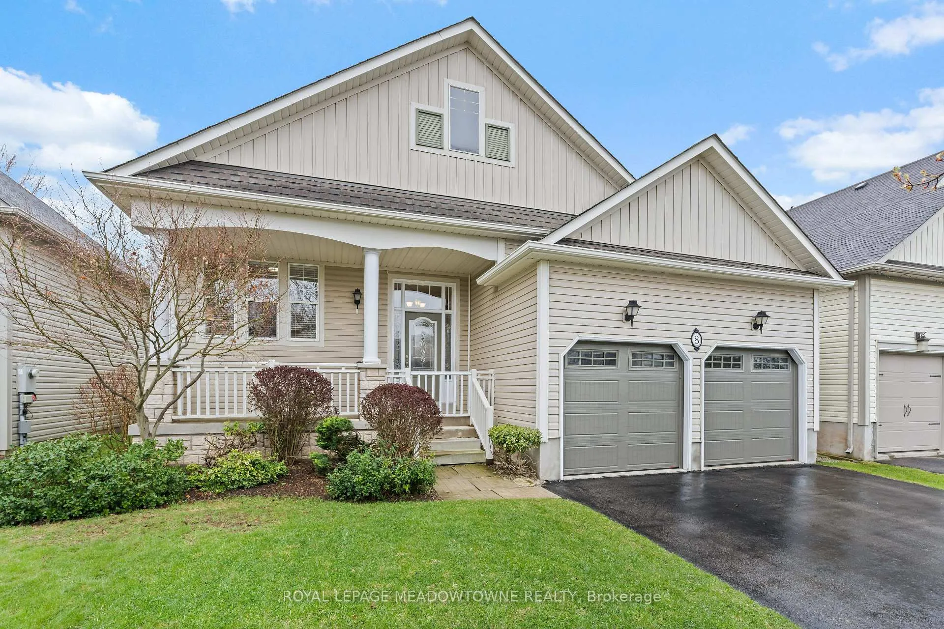 Photo 2 of 8 Bonnette Street, Halton Hills, Acton — HOMEH