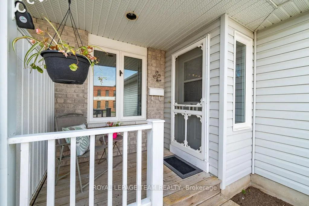 Photo 4 of 205 Renfrew Avenue W, Renfrew — HOMEH