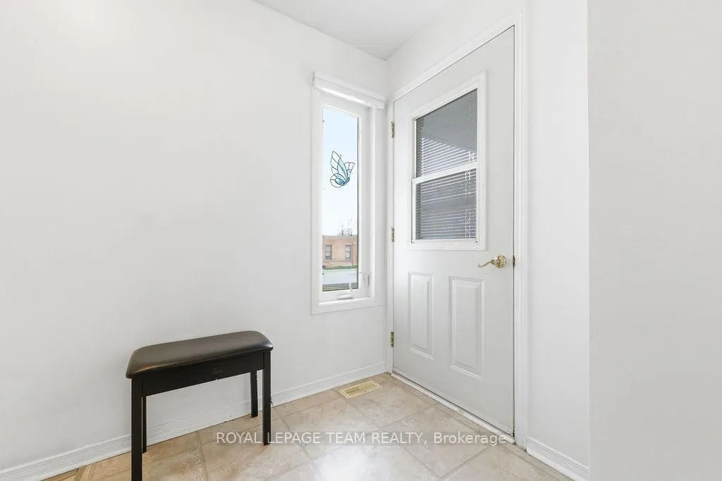 Photo 5 of 205 Renfrew Avenue W, Renfrew — HOMEH