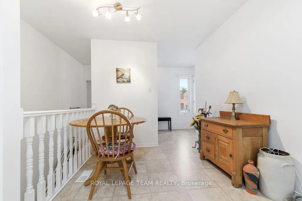 Photo 7 of 205 Renfrew Avenue W, Renfrew — HOMEH