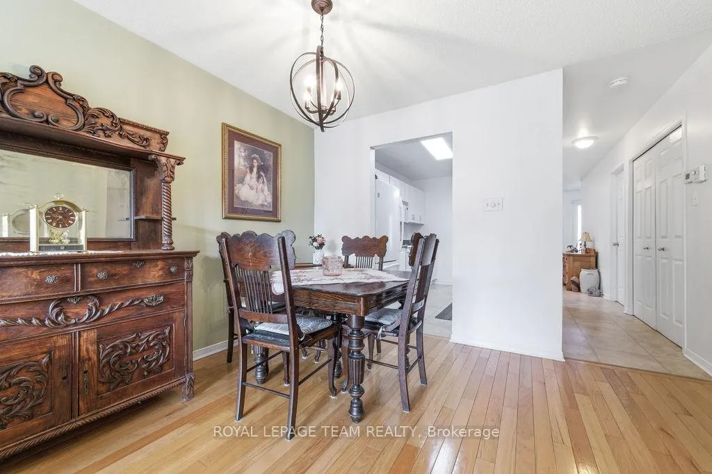 Photo 12 of 205 Renfrew Avenue W, Renfrew — HOMEH