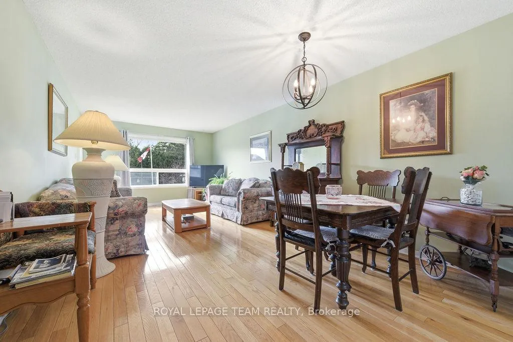 Photo 13 of 205 Renfrew Avenue W, Renfrew — HOMEH