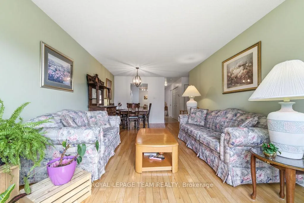 Photo 16 of 205 Renfrew Avenue W, Renfrew — HOMEH
