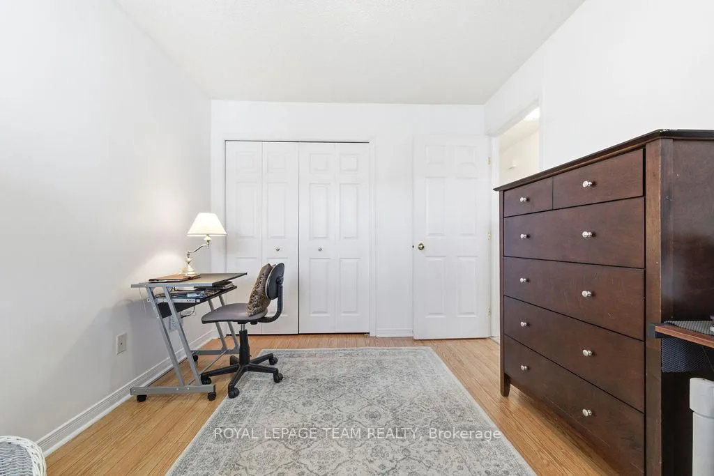 Photo 21 of 205 Renfrew Avenue W, Renfrew — HOMEH