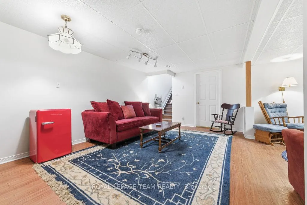Photo 23 of 205 Renfrew Avenue W, Renfrew — HOMEH