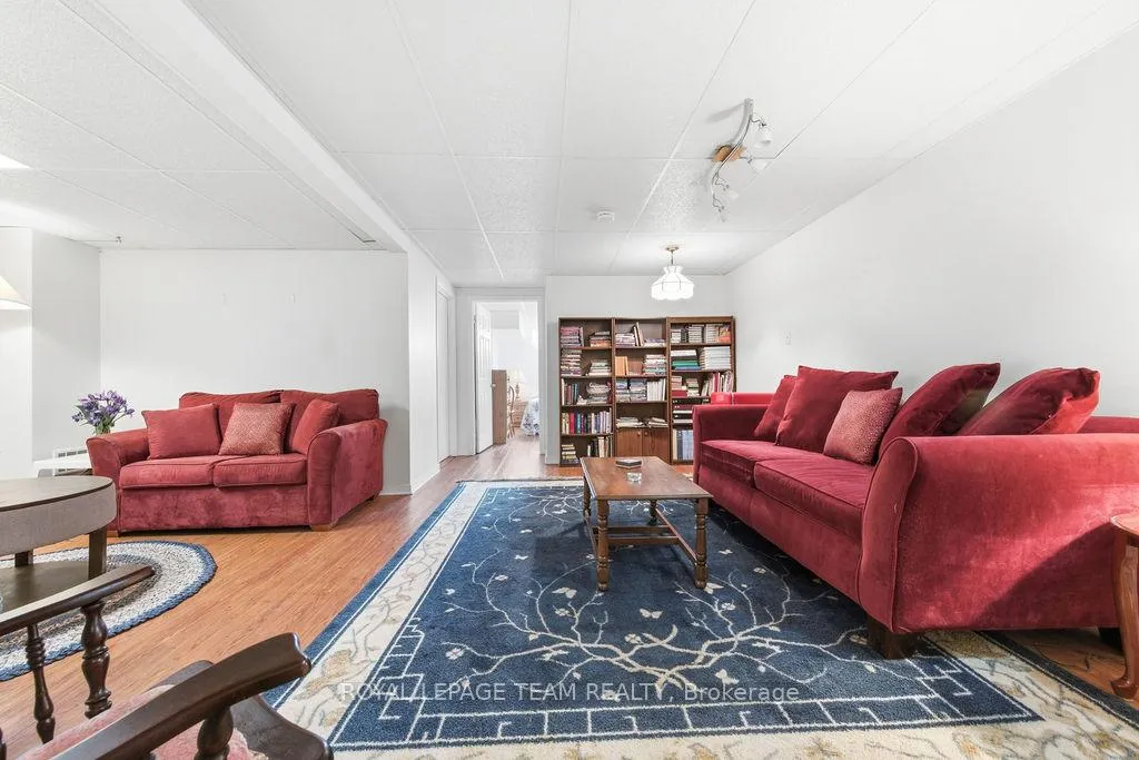 Photo 24 of 205 Renfrew Avenue W, Renfrew — HOMEH