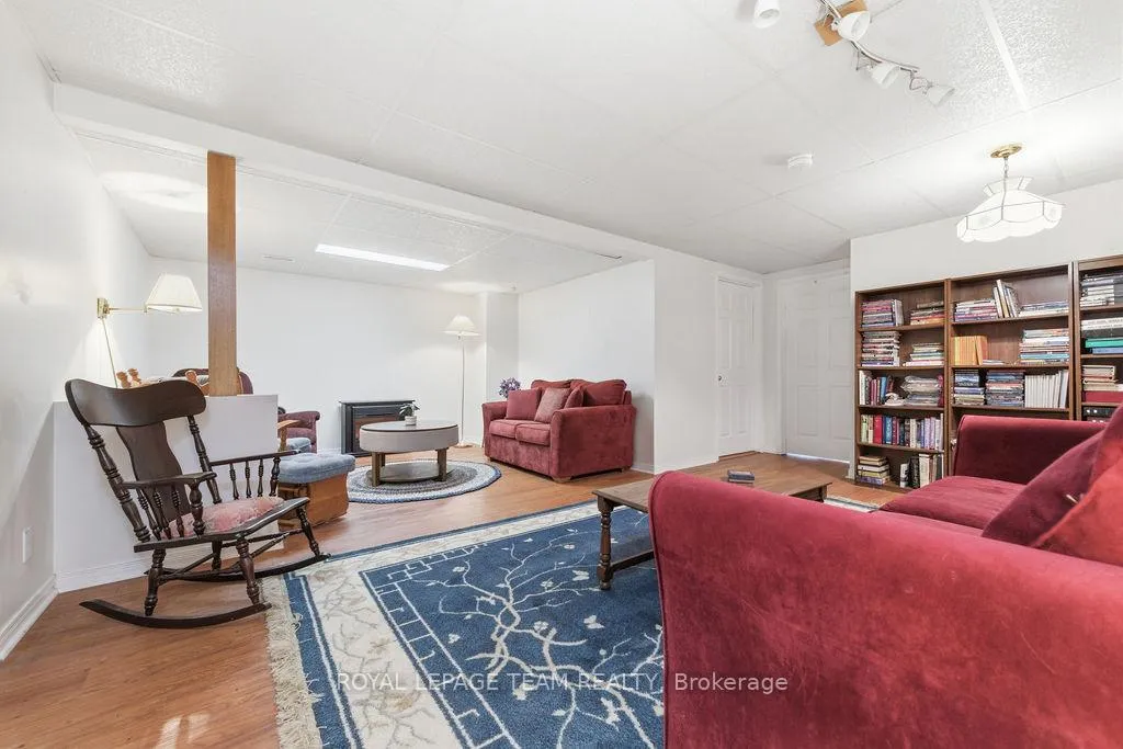 Photo 25 of 205 Renfrew Avenue W, Renfrew — HOMEH