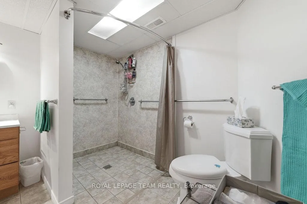 Photo 28 of 205 Renfrew Avenue W, Renfrew — HOMEH