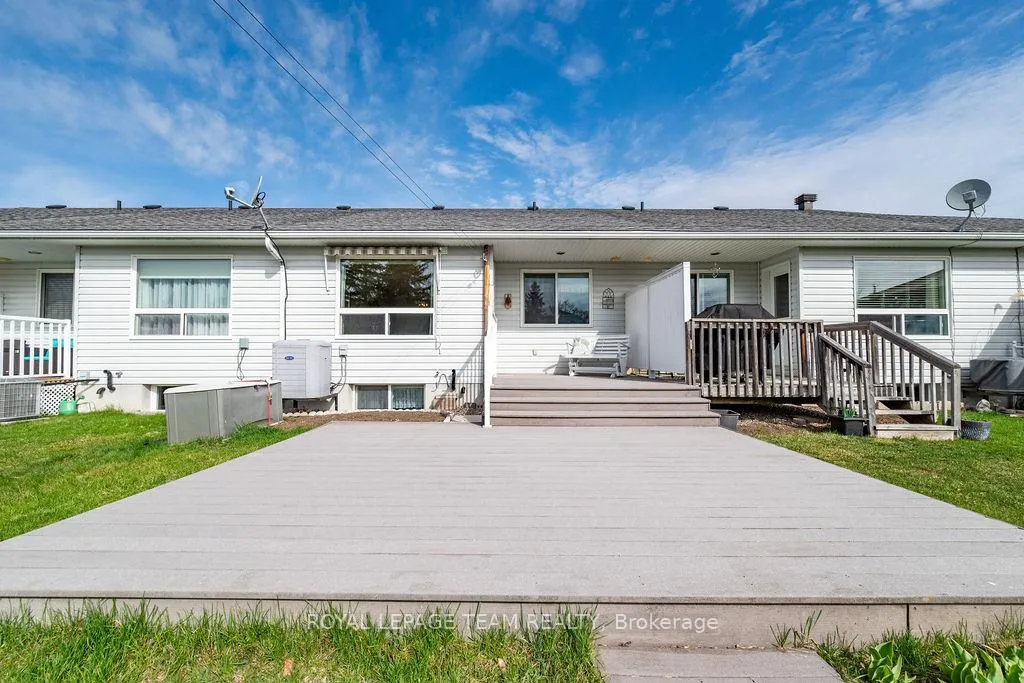 Photo 33 of 205 Renfrew Avenue W, Renfrew — HOMEH