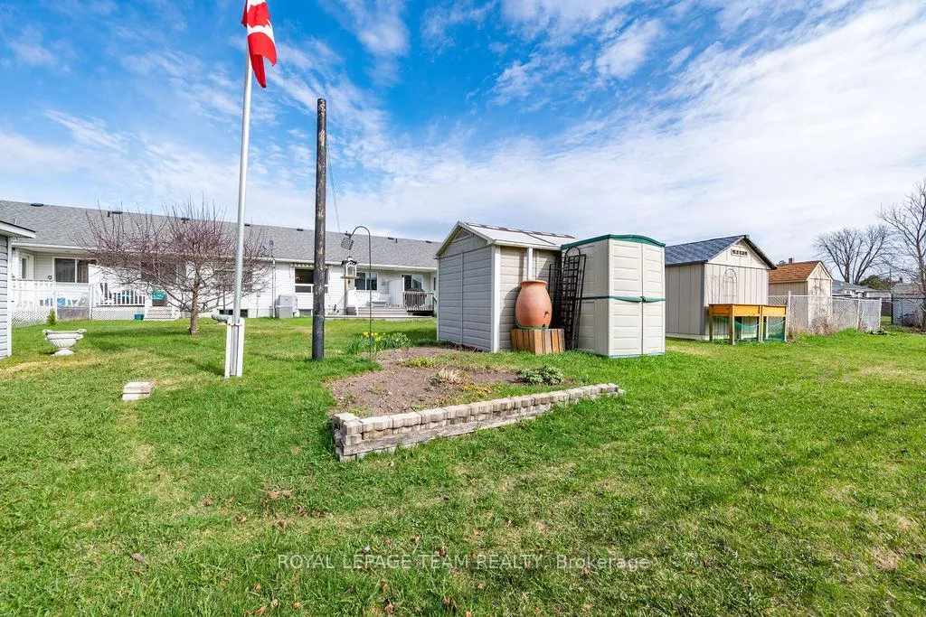 Photo 34 of 205 Renfrew Avenue W, Renfrew — HOMEH