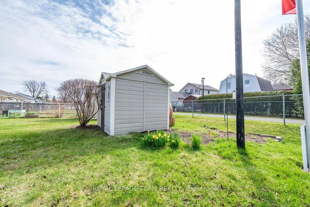 Photo 35 of 205 Renfrew Avenue W, Renfrew — HOMEH