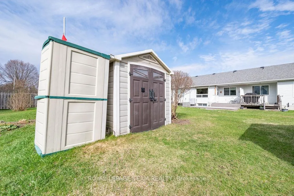 Photo 37 of 205 Renfrew Avenue W, Renfrew — HOMEH