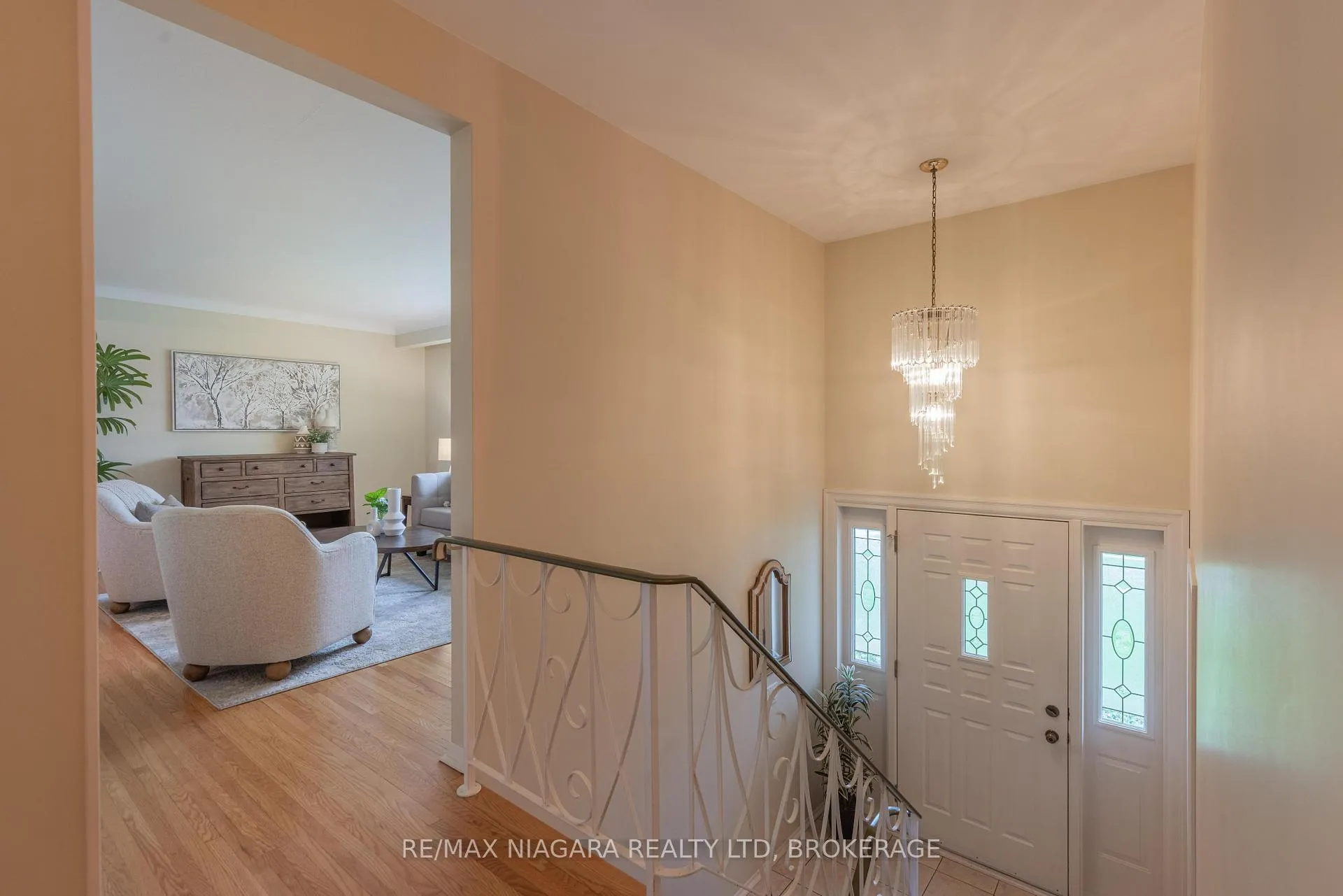 Photo 5 of 28 Viking Drive, St. Catharines, Bunting/Linwell — HOMEH
