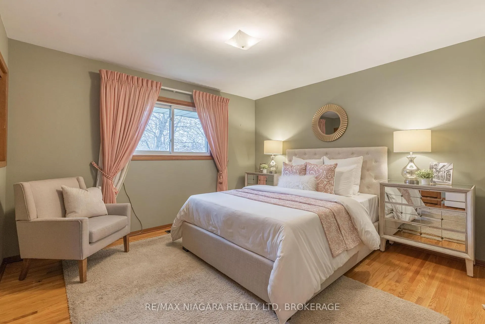 Photo 14 of 28 Viking Drive, St. Catharines, Bunting/Linwell — HOMEH