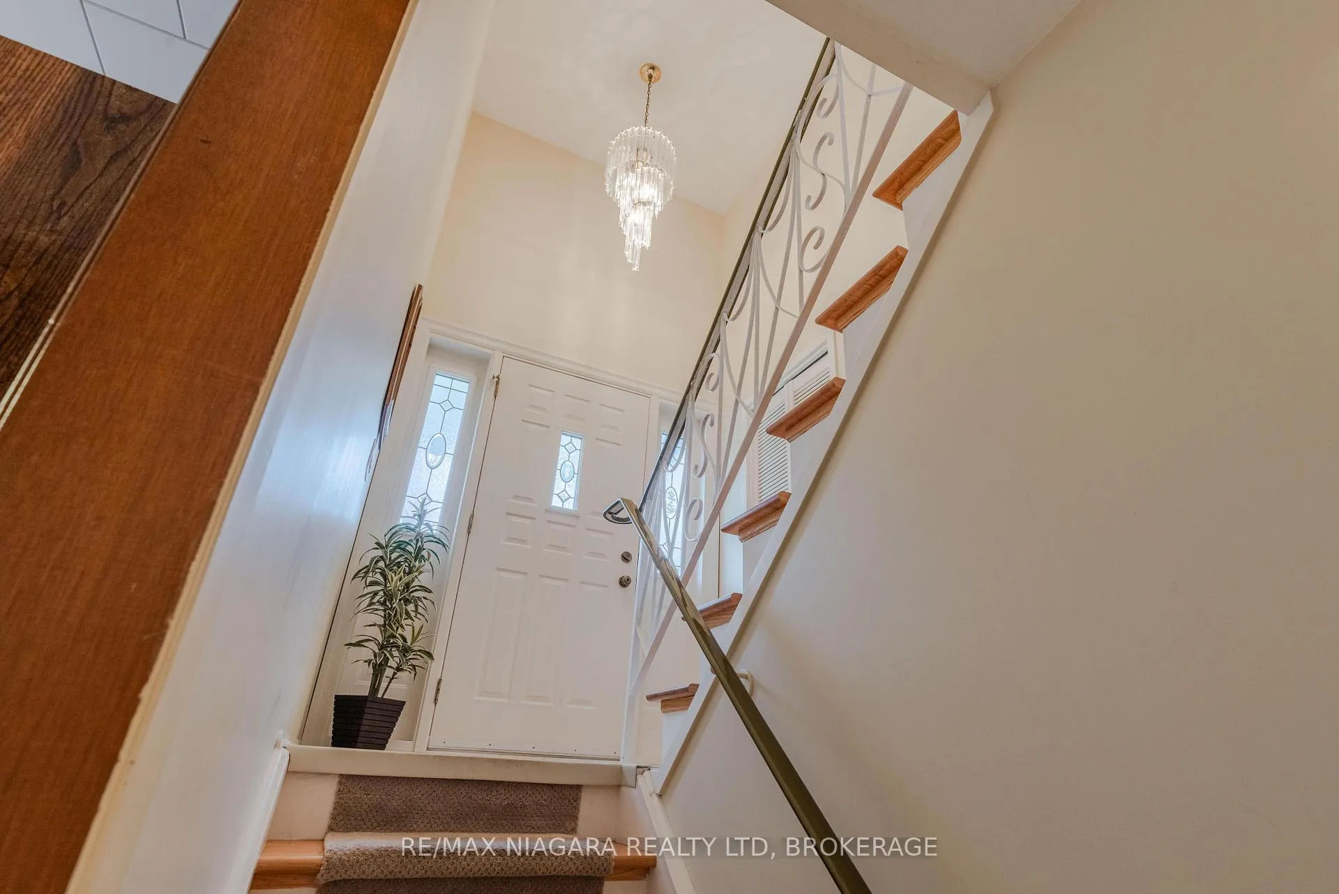 Photo 20 of 28 Viking Drive, St. Catharines, Bunting/Linwell — HOMEH