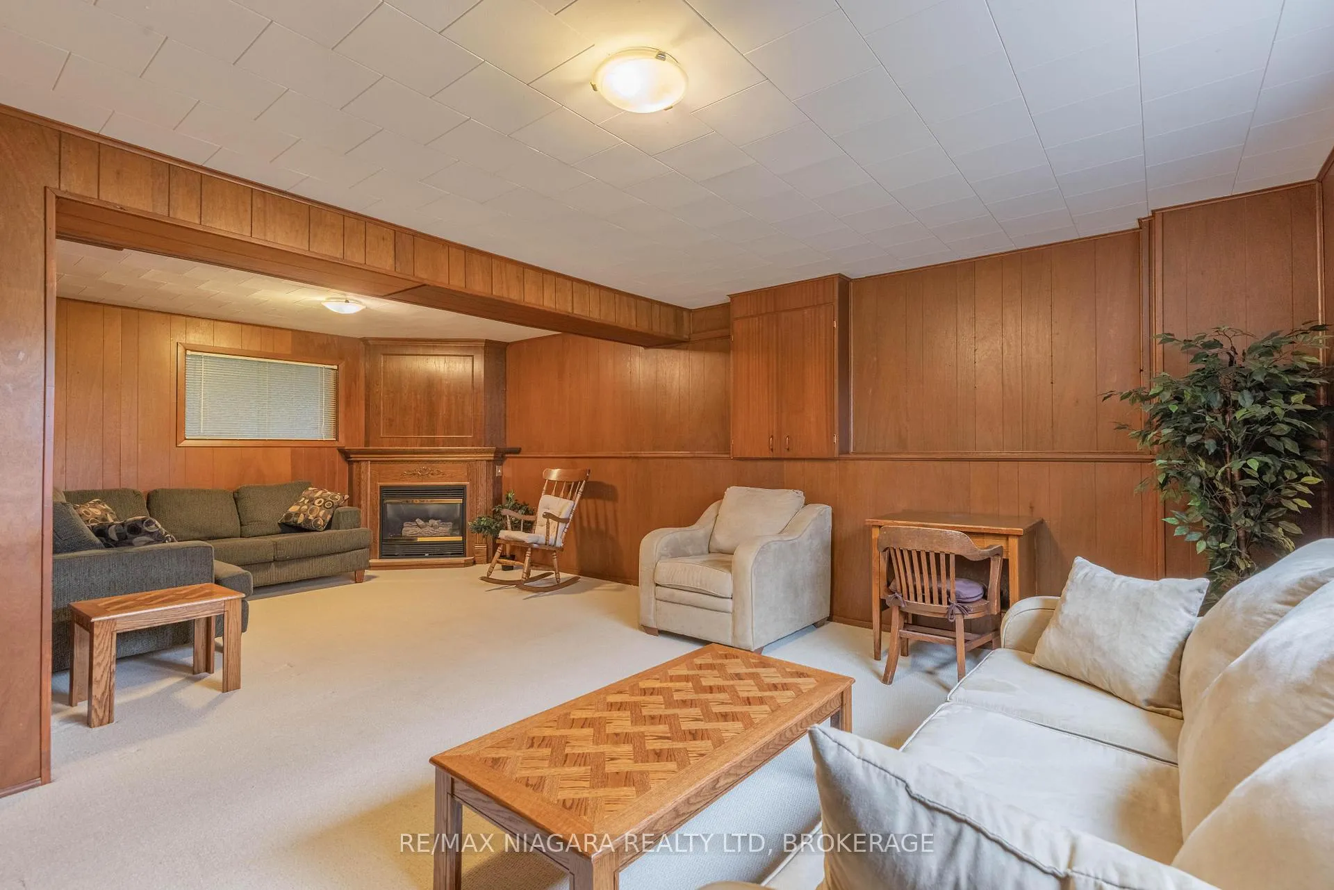 Photo 23 of 28 Viking Drive, St. Catharines, Bunting/Linwell — HOMEH