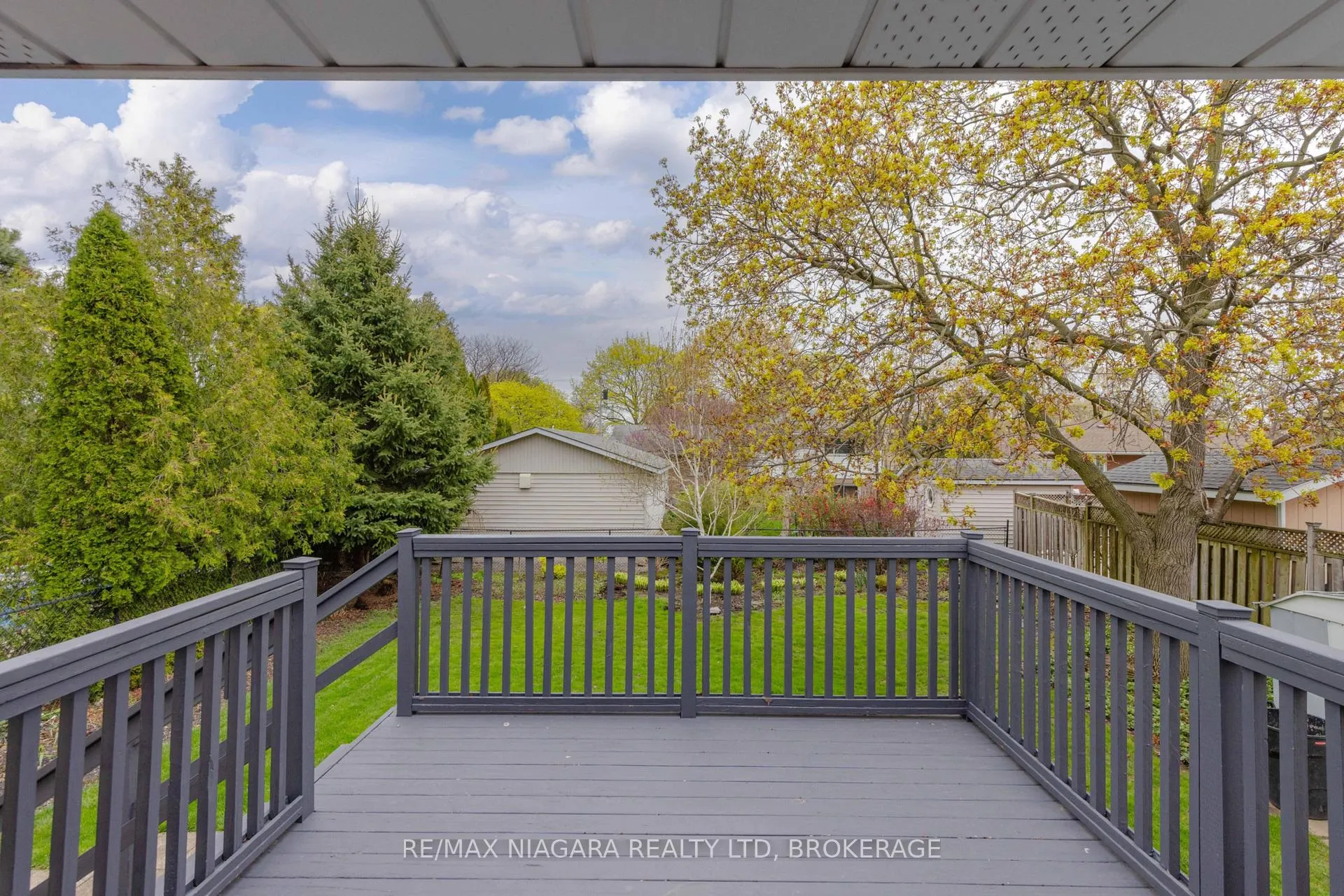Photo 31 of 28 Viking Drive, St. Catharines, Bunting/Linwell — HOMEH