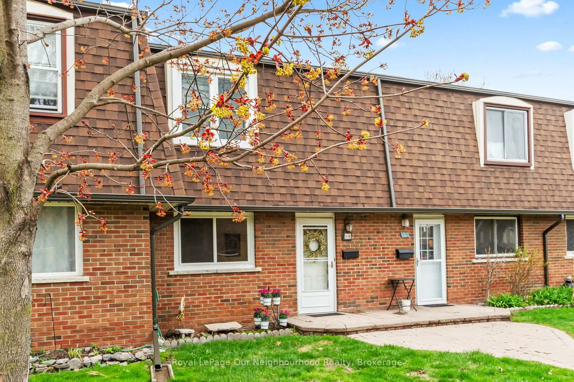 Front of Unit 9D, 43 Prince of Wales Drive