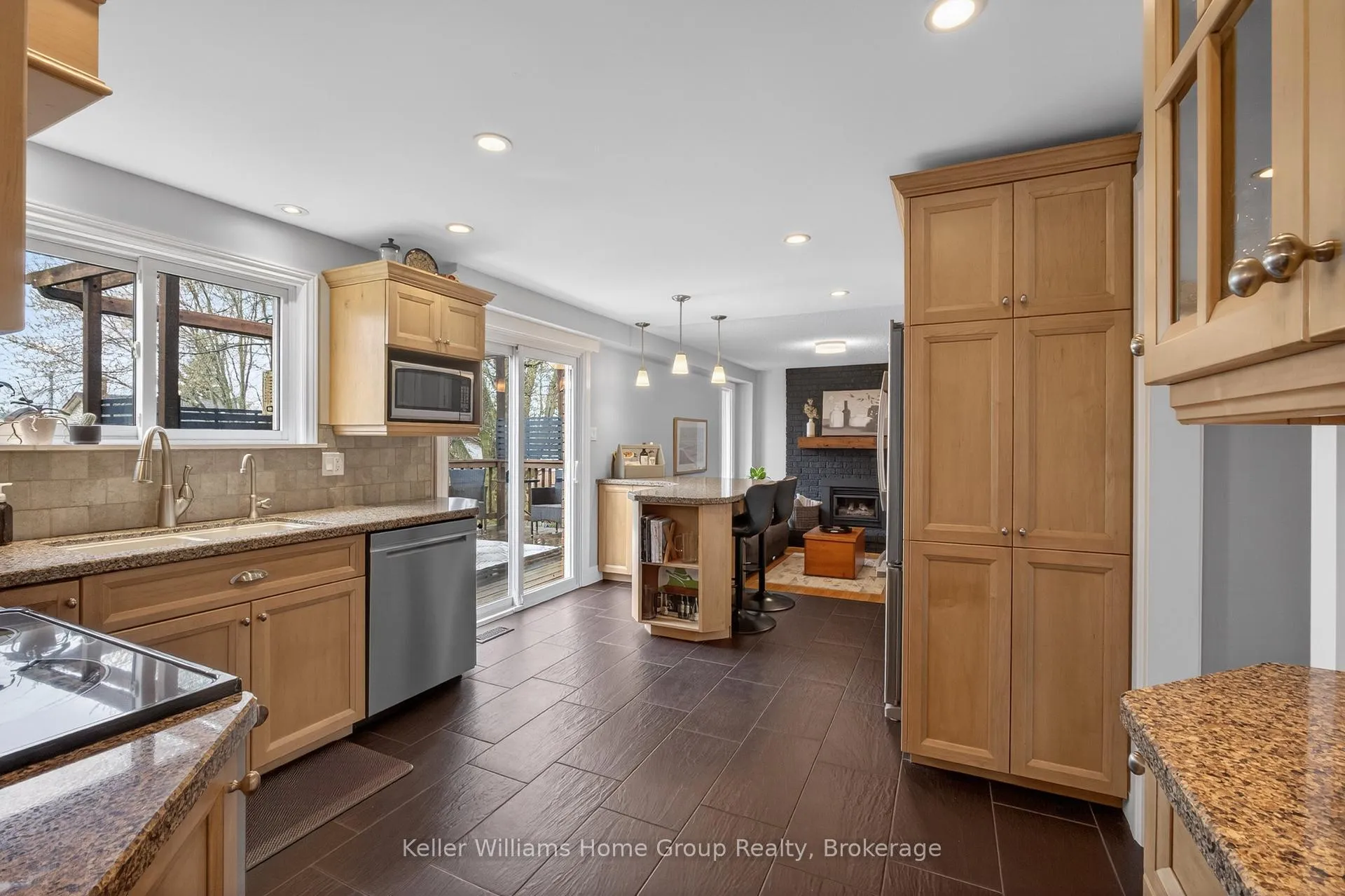 Photo 13 of 21 Brazolot Drive, Guelph, Kortright West — HOMEH