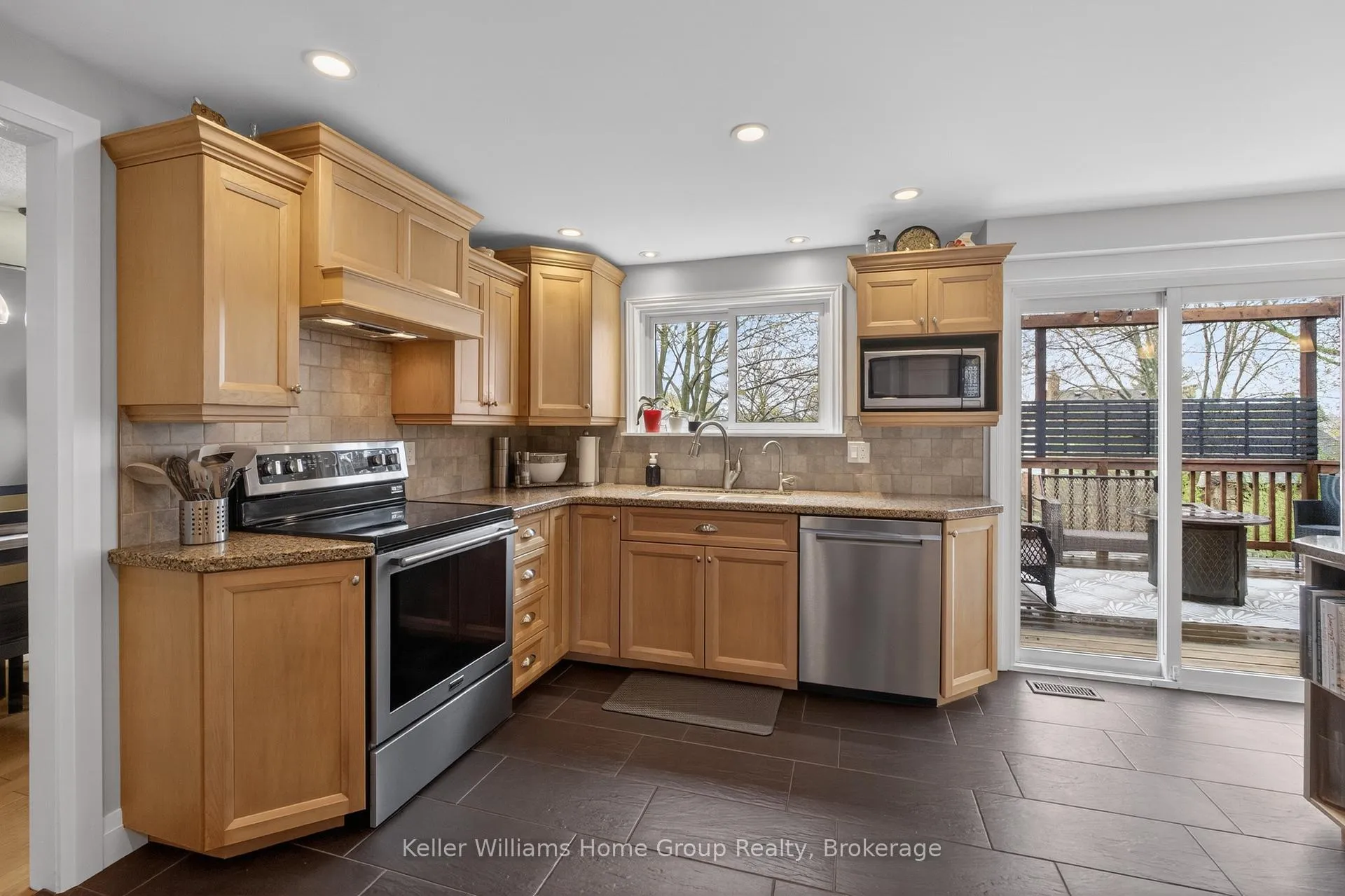 Photo 14 of 21 Brazolot Drive, Guelph, Kortright West — HOMEH