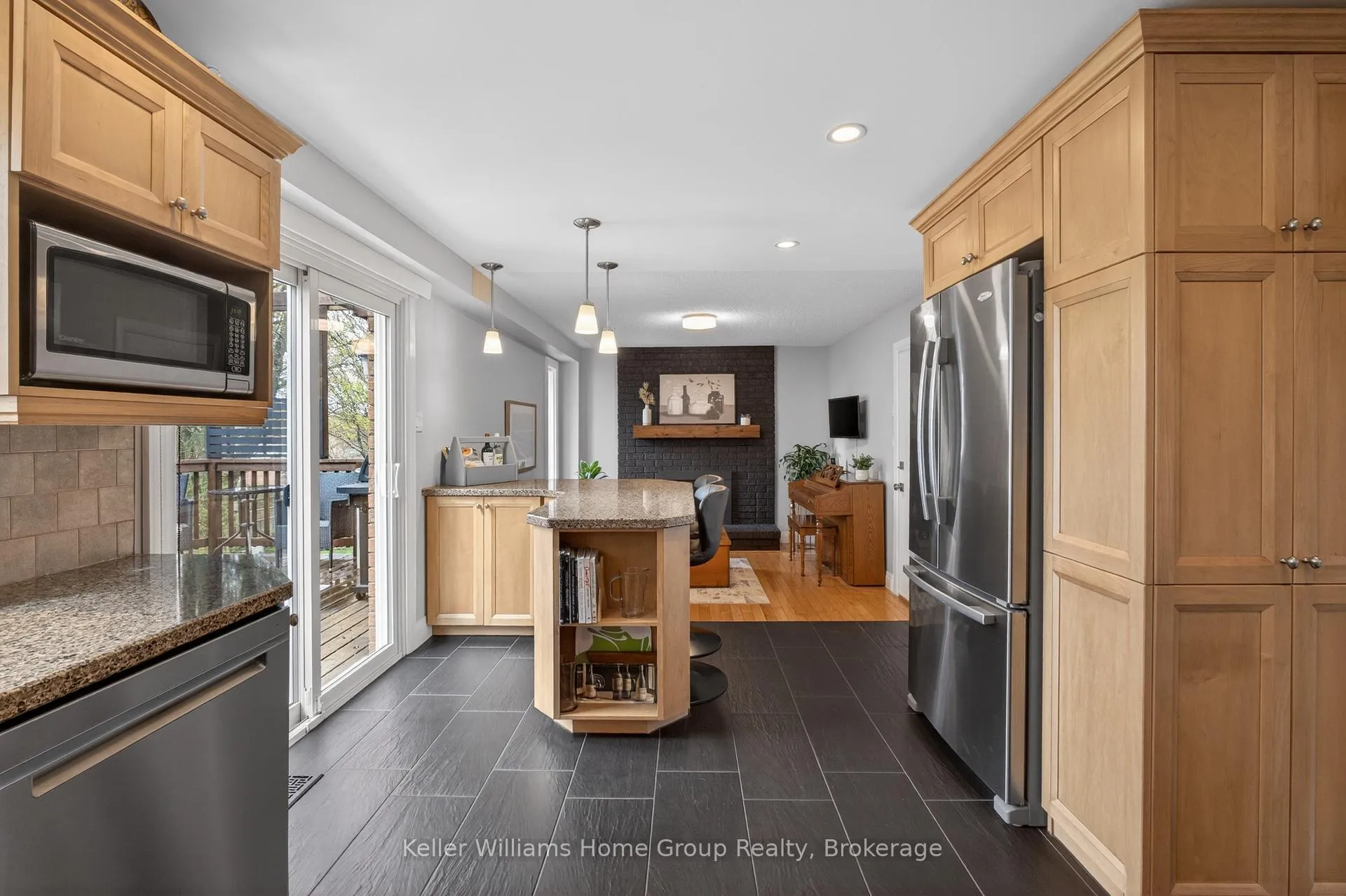 Photo 15 of 21 Brazolot Drive, Guelph, Kortright West — HOMEH