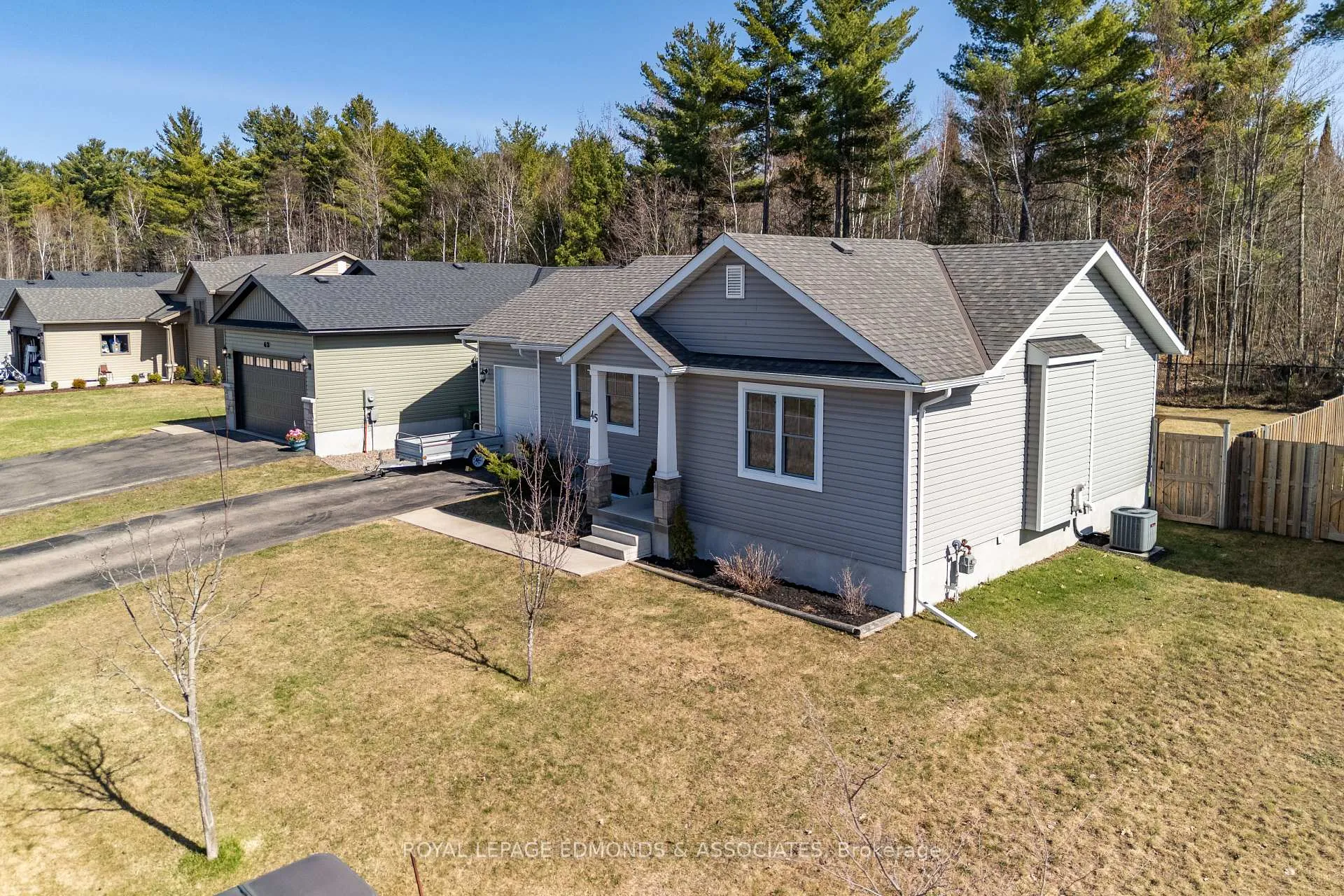 Photo 3 of 45 Dustin Drive, Petawawa — HOMEH