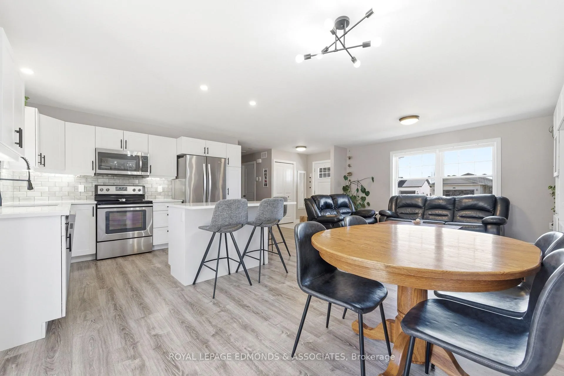 Photo 13 of 45 Dustin Drive, Petawawa — HOMEH