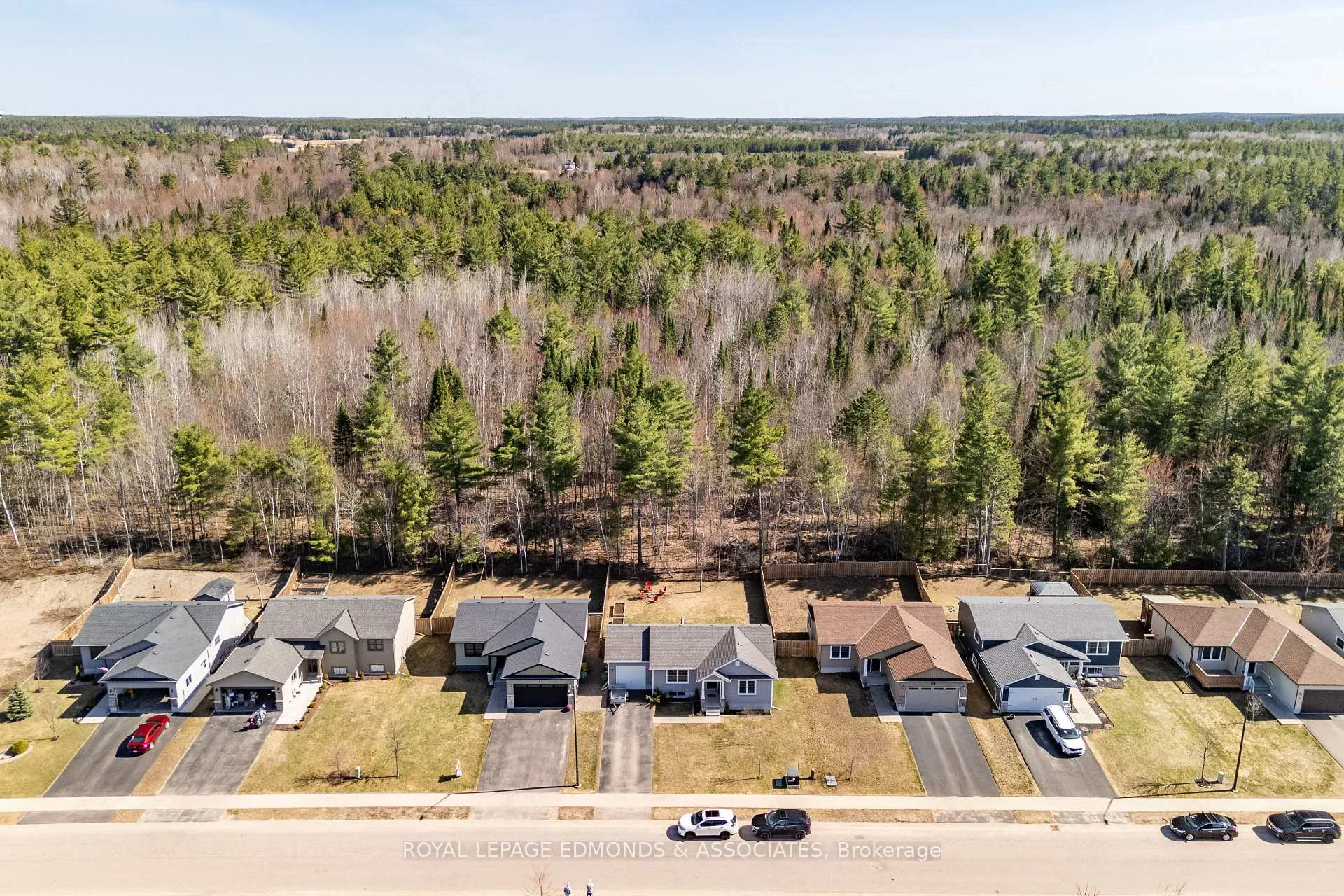 Photo 48 of 45 Dustin Drive, Petawawa — HOMEH