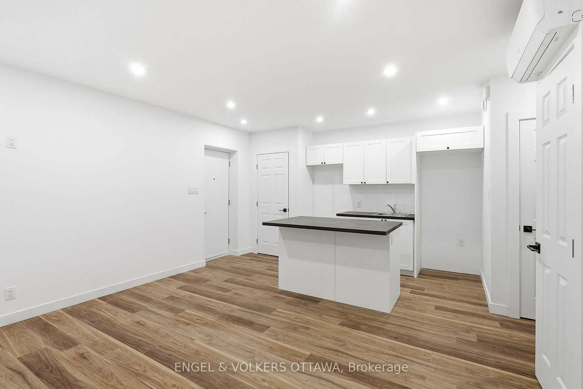 Photo 4 of Unit B, 322 Frontenac Street, Ottawa, Vanier — HOMEH