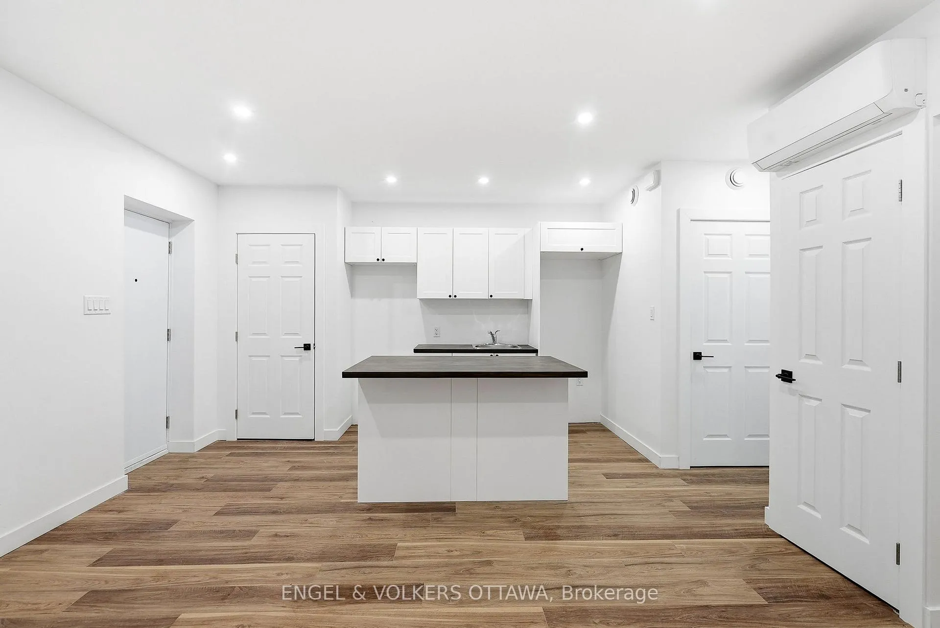 Photo 5 of Unit B, 322 Frontenac Street, Ottawa, Vanier — HOMEH