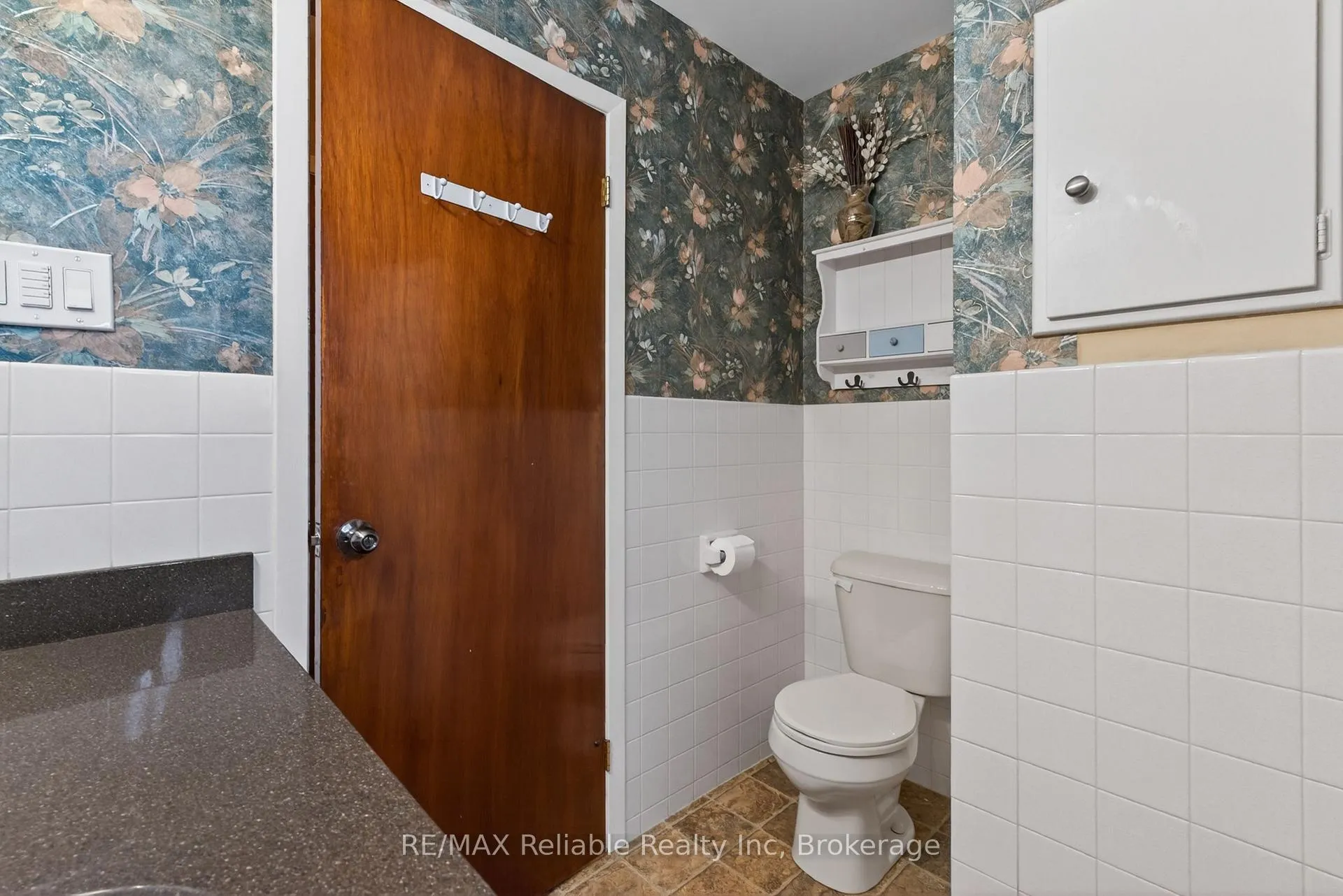 Photo 16 of 131 Cayley Street, Goderich, Goderich (Town) — HOMEH