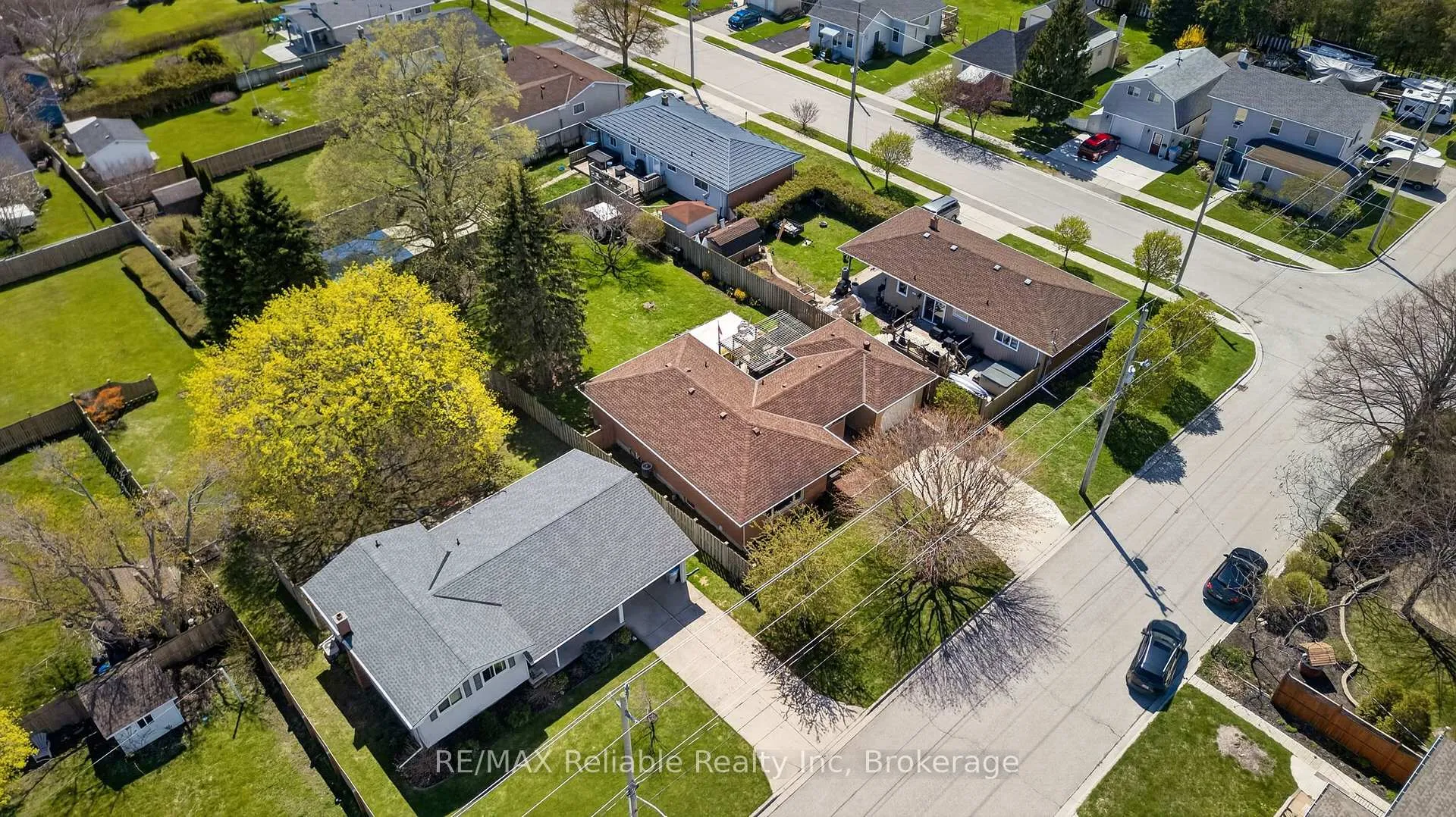 Photo 32 of 131 Cayley Street, Goderich, Goderich (Town) — HOMEH