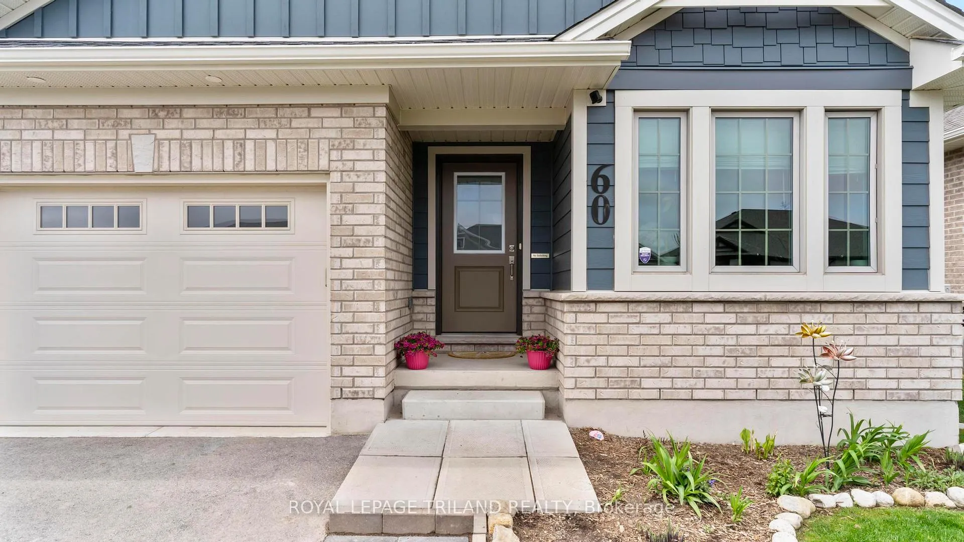 Photo 3 of 60 Ashberry Place, St. Thomas — HOMEH