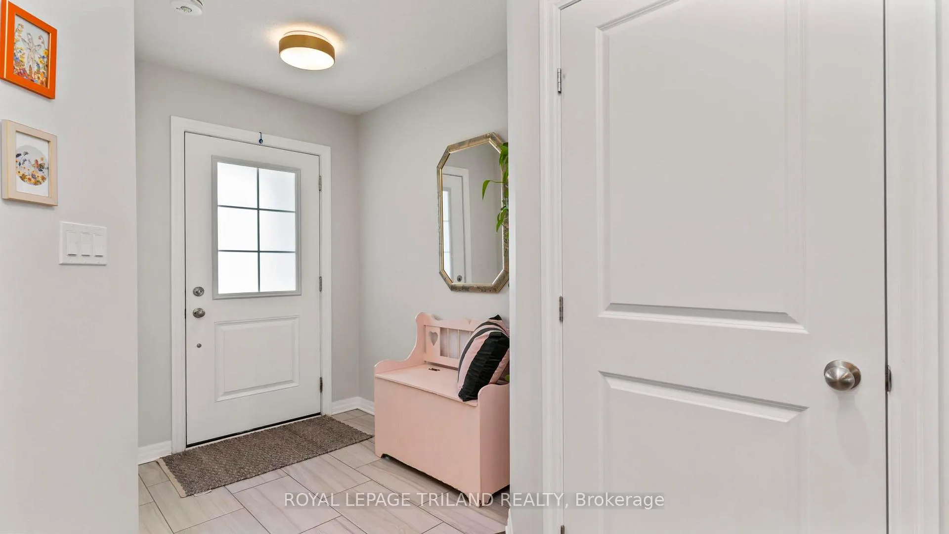 Photo 4 of 60 Ashberry Place, St. Thomas — HOMEH