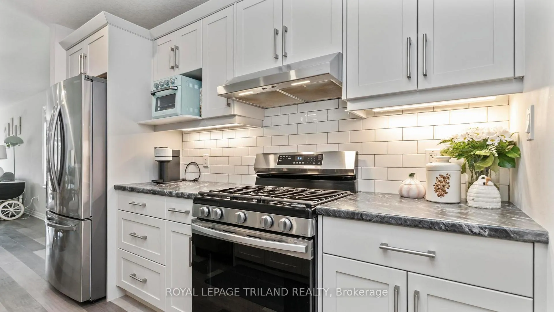 Photo 8 of 60 Ashberry Place, St. Thomas — HOMEH