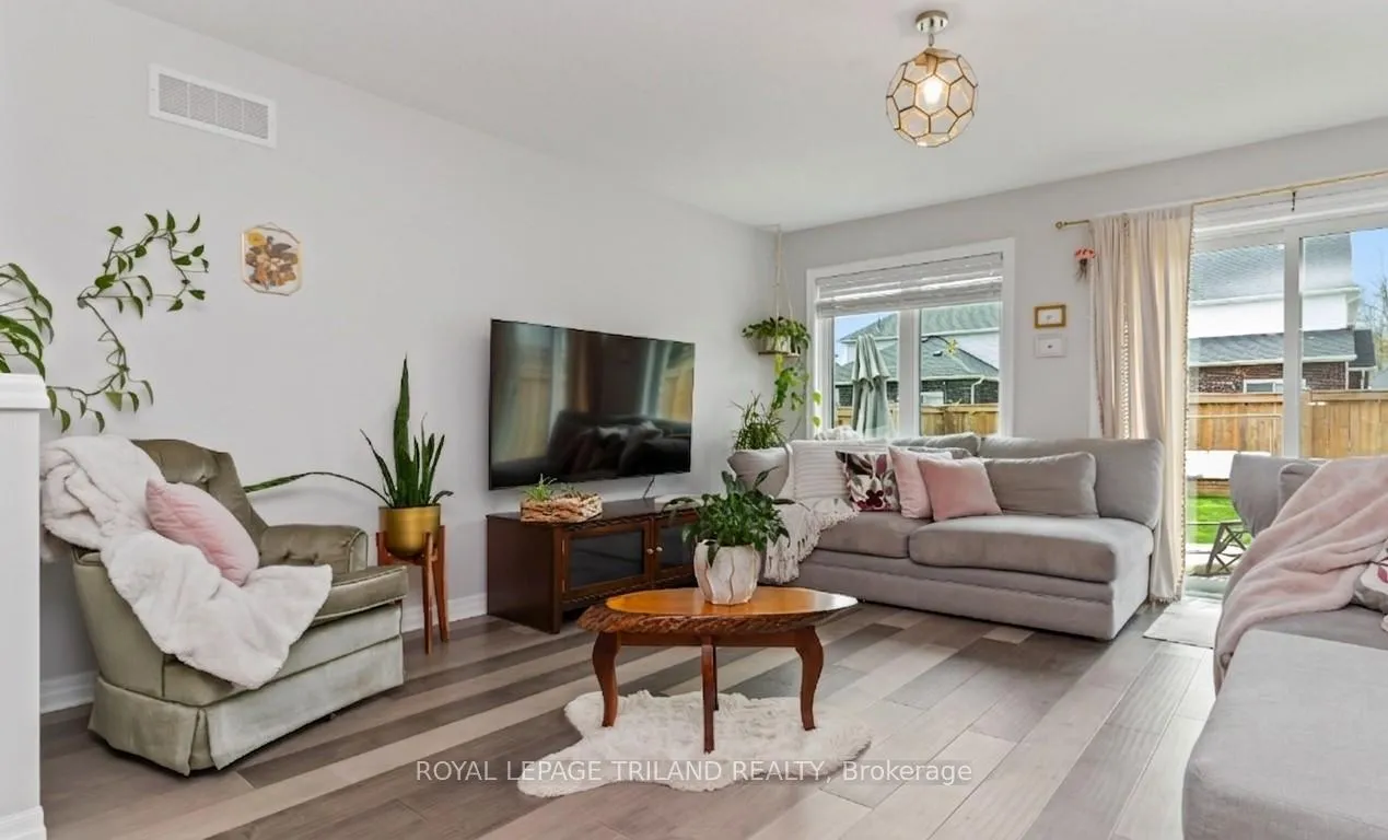 Photo 11 of 60 Ashberry Place, St. Thomas — HOMEH
