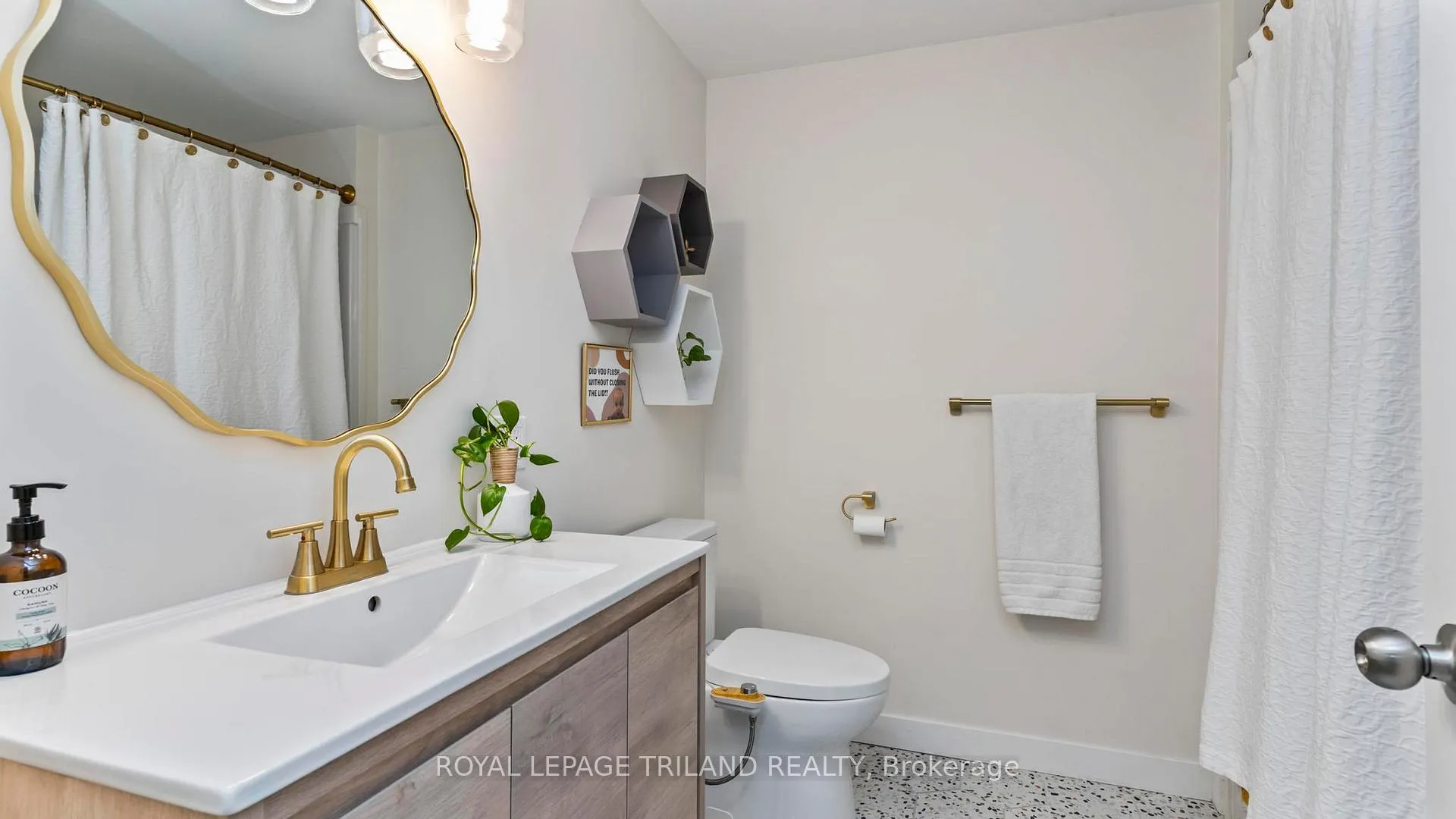 Photo 24 of 60 Ashberry Place, St. Thomas — HOMEH