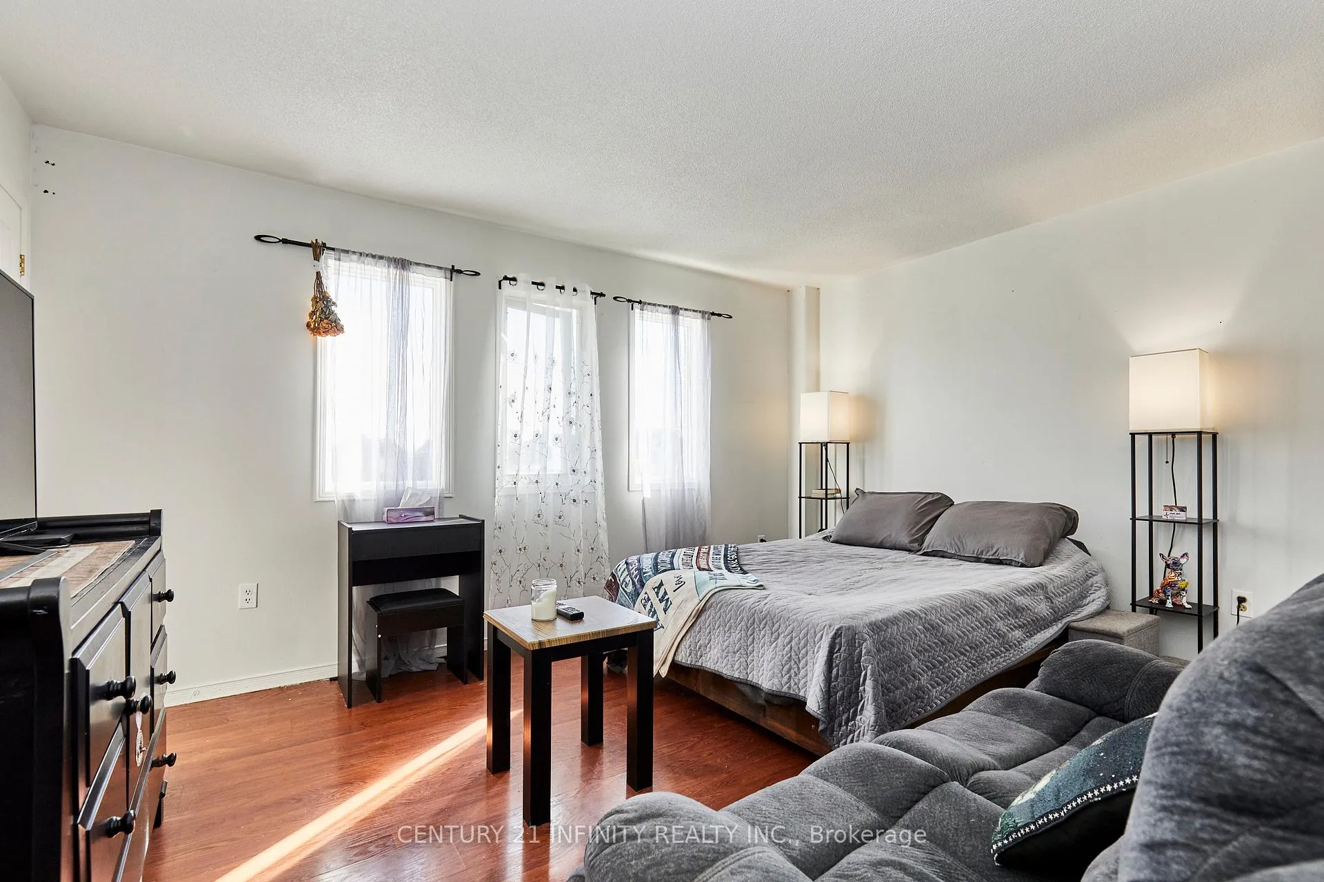 Photo 11 of 20 Brodie Court, Clarington, Bowmanville — HOMEH