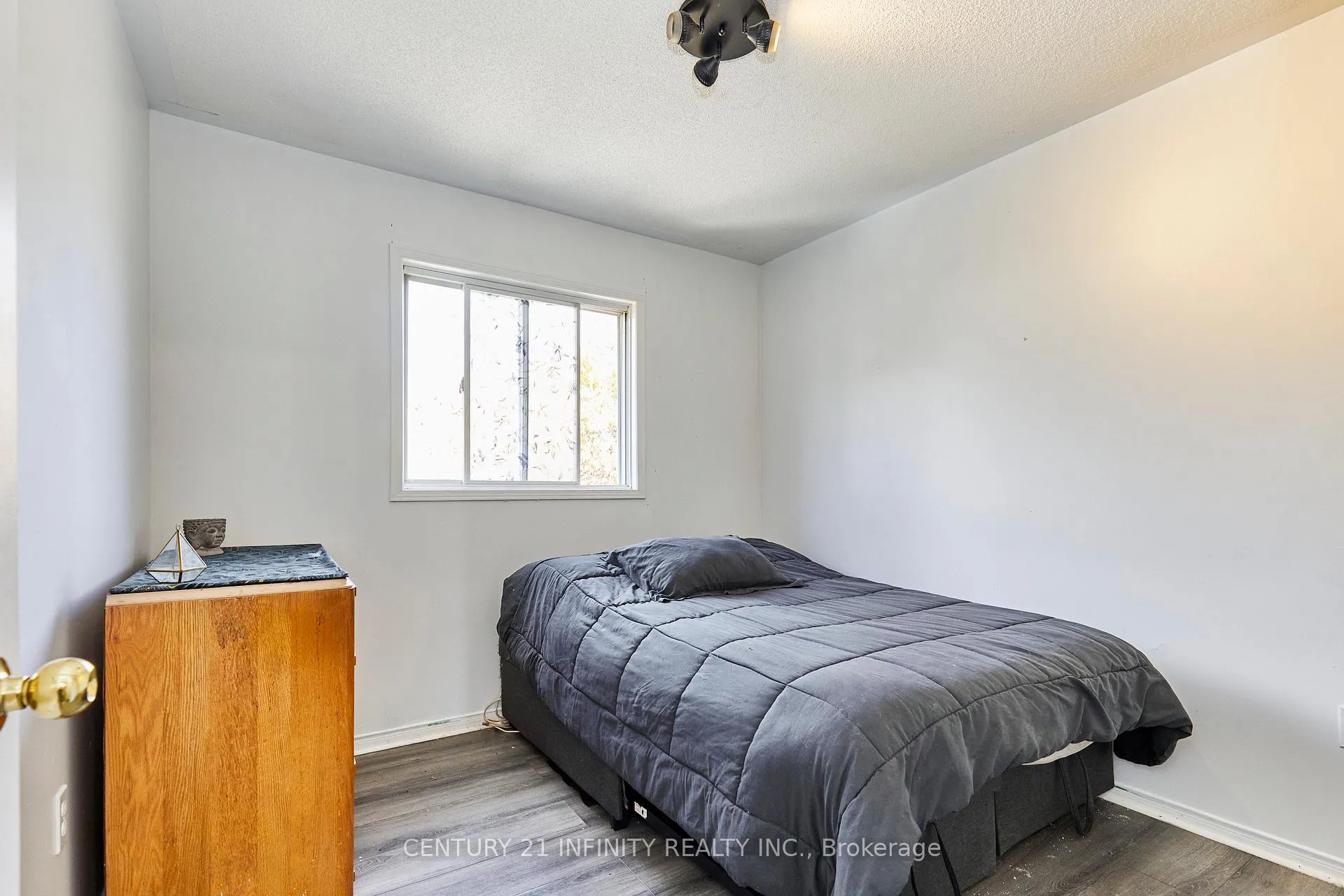 Photo 14 of 20 Brodie Court, Clarington, Bowmanville — HOMEH