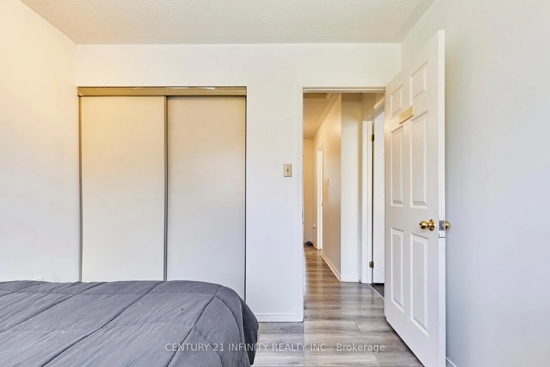 Photo 15 of 20 Brodie Court, Clarington, Bowmanville — HOMEH