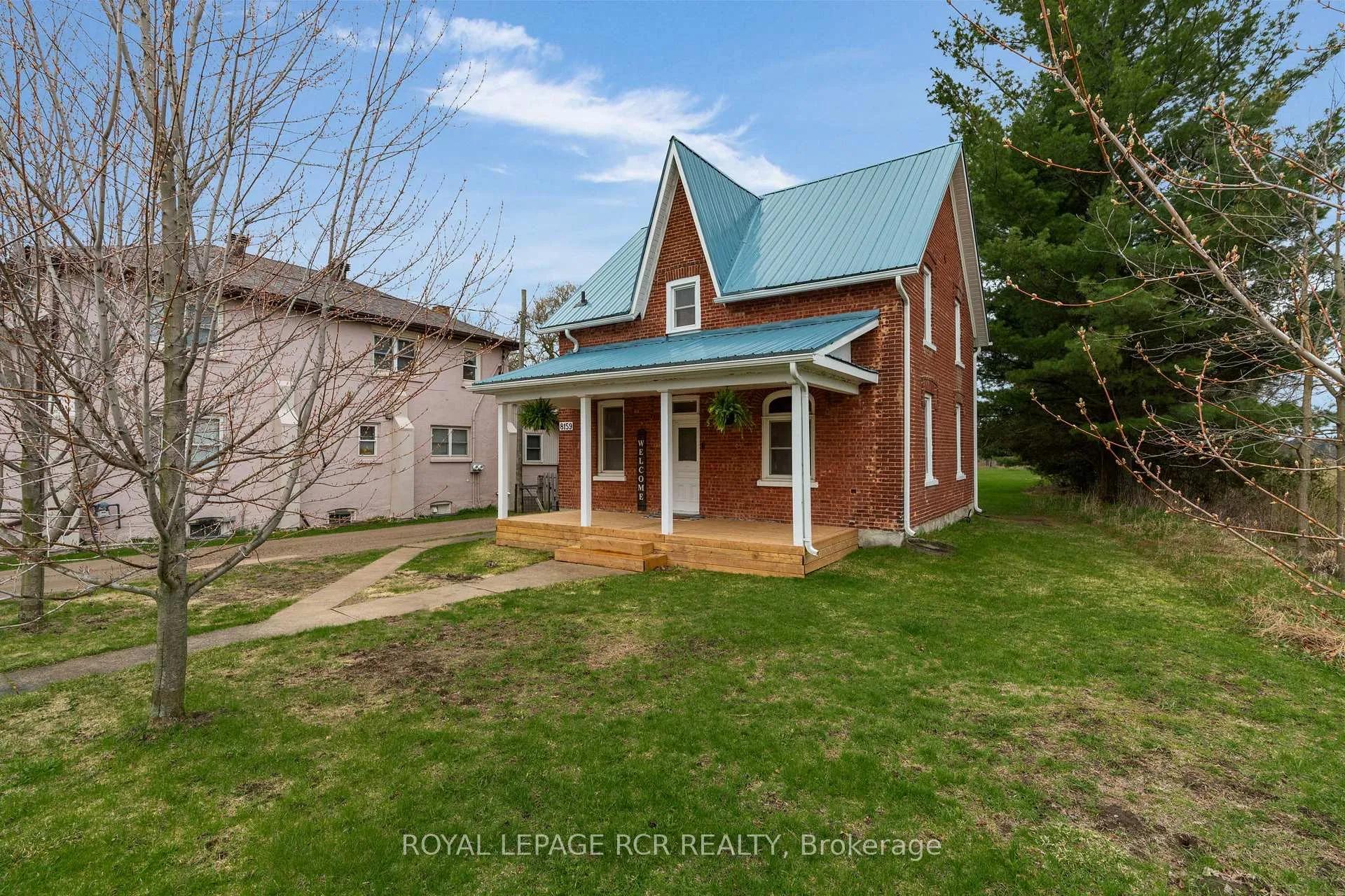 Photo 4 of 8159 Main Street, Adjala-Tosorontio, Everett — HOMEH