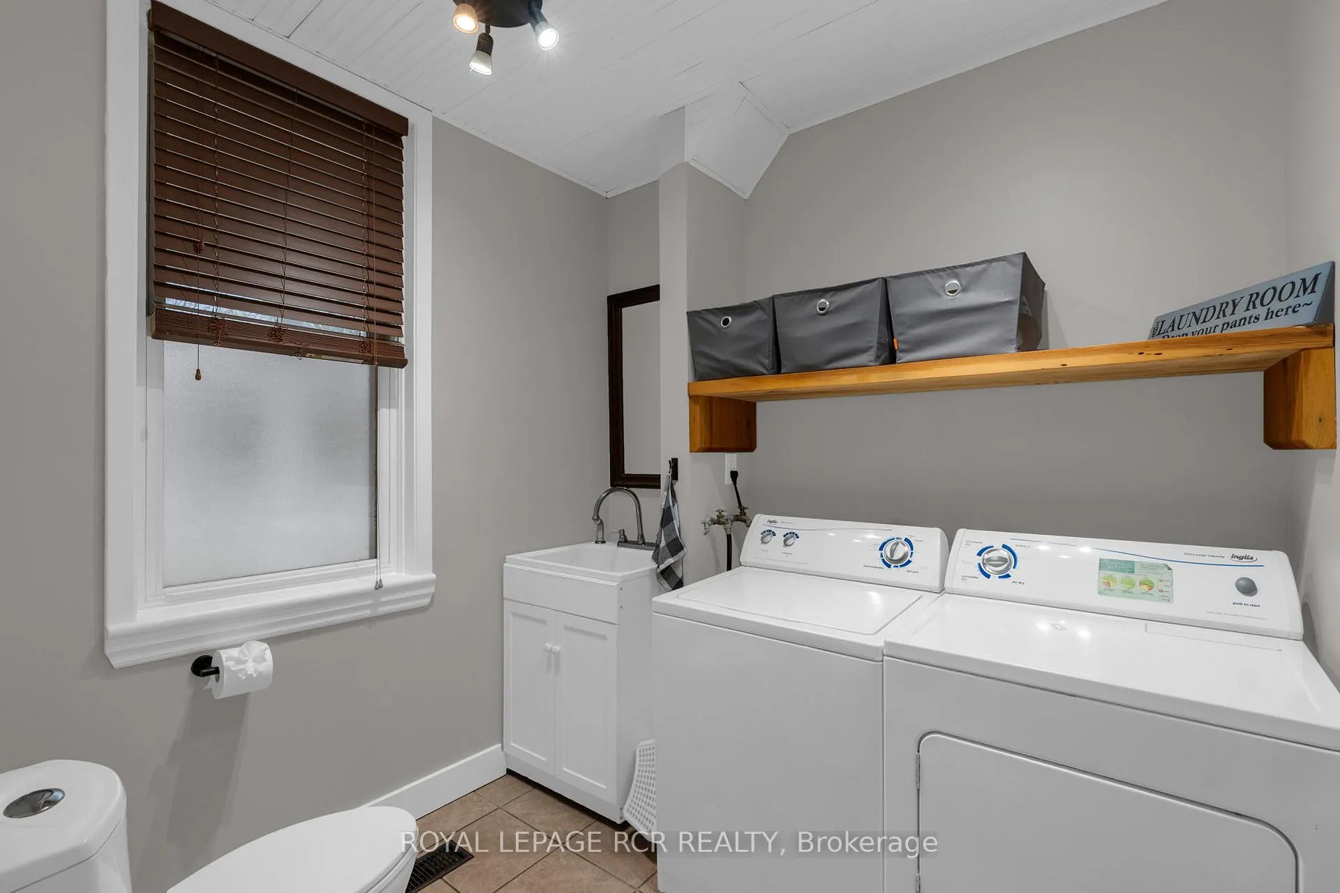 Photo 7 of 8159 Main Street, Adjala-Tosorontio, Everett — HOMEH