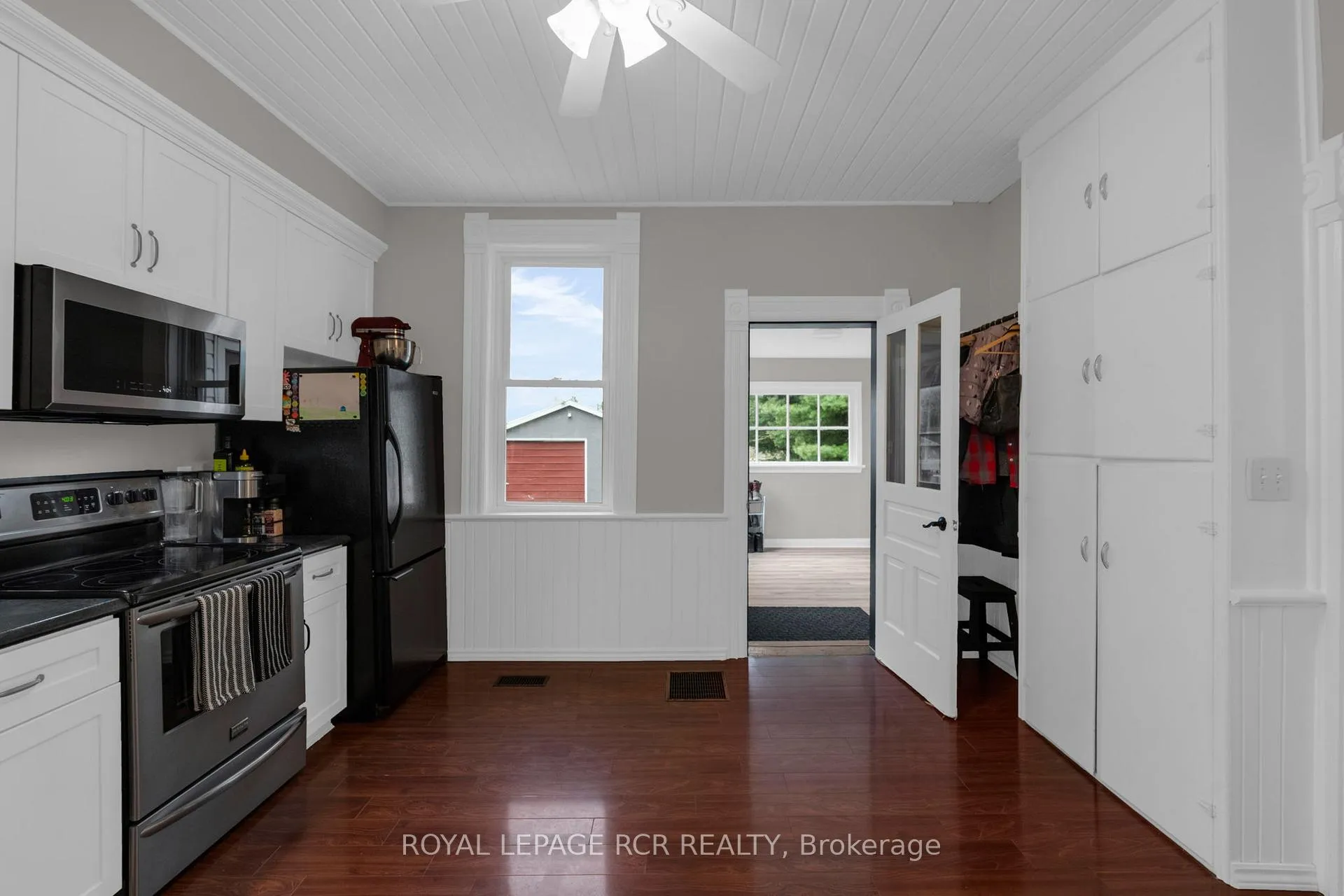 Photo 9 of 8159 Main Street, Adjala-Tosorontio, Everett — HOMEH