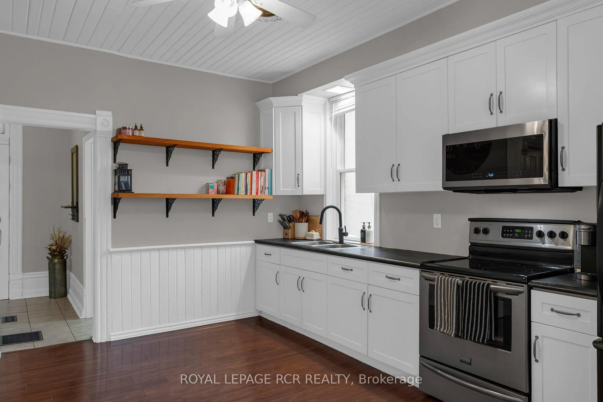 Photo 11 of 8159 Main Street, Adjala-Tosorontio, Everett — HOMEH