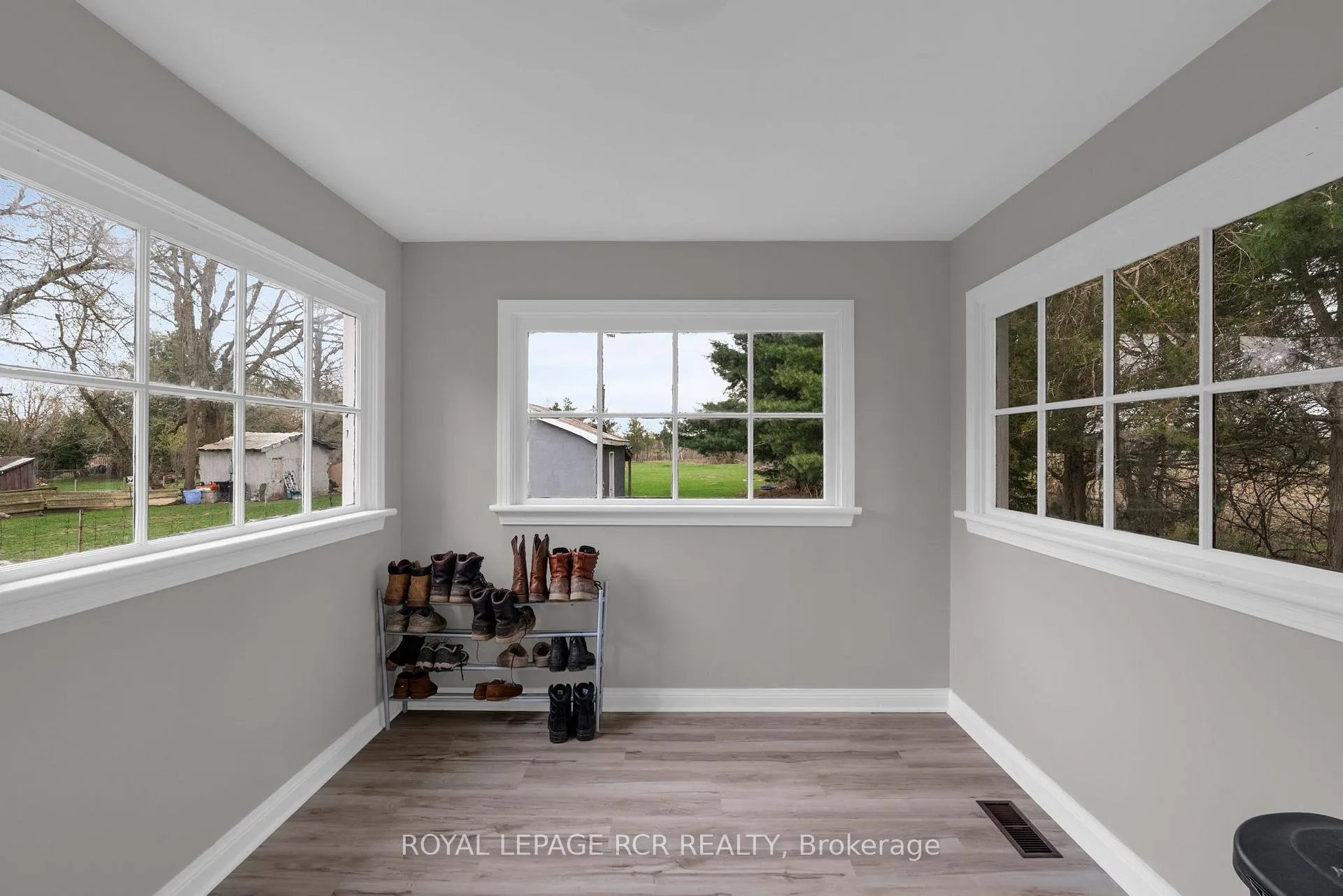 Photo 12 of 8159 Main Street, Adjala-Tosorontio, Everett — HOMEH