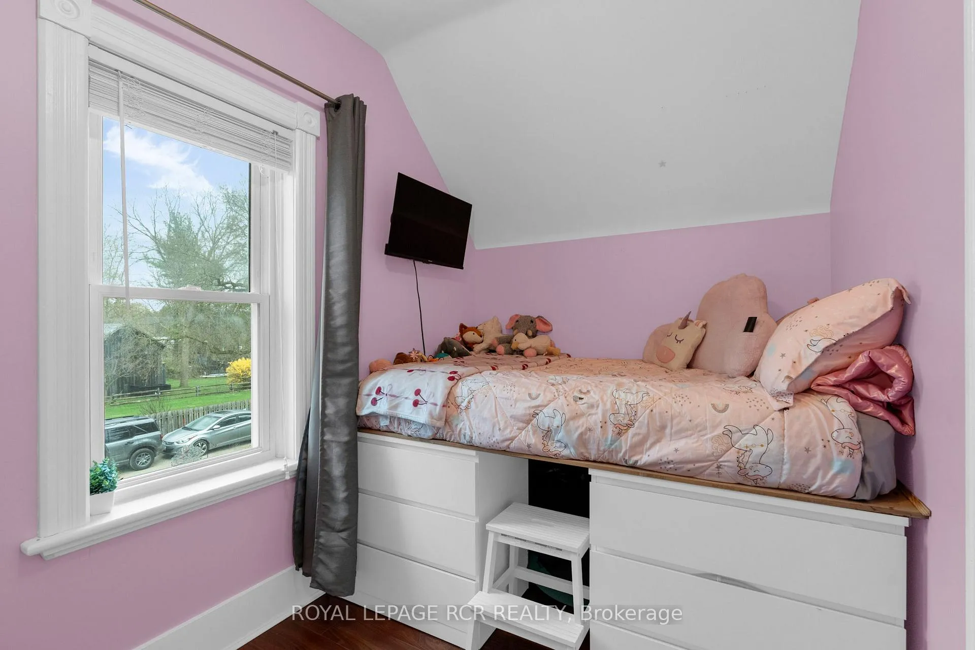 Photo 21 of 8159 Main Street, Adjala-Tosorontio, Everett — HOMEH