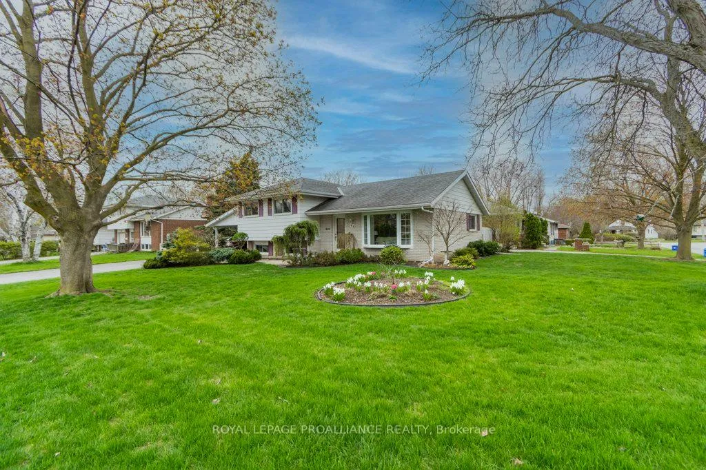 Photo 2 of 44 Shoniker Avenue, Quinte West, Trenton Ward — HOMEH