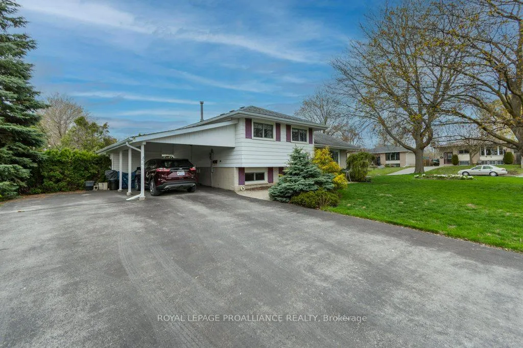 Photo 4 of 44 Shoniker Avenue, Quinte West, Trenton Ward — HOMEH